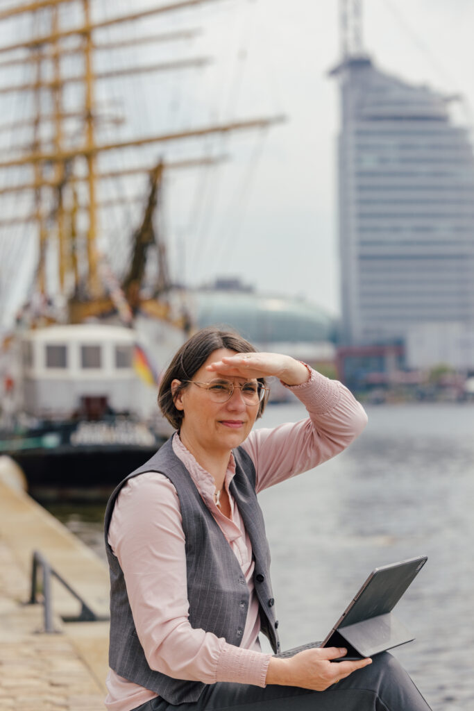 Sabine in Bremerhaven mit gutem Ausblick